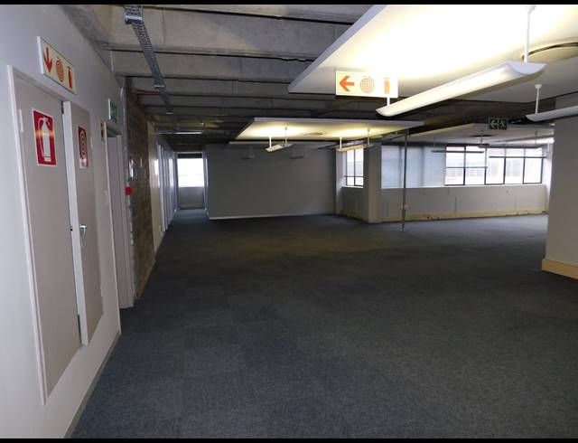 500M² OFFICE TO LET IN FERNDALE